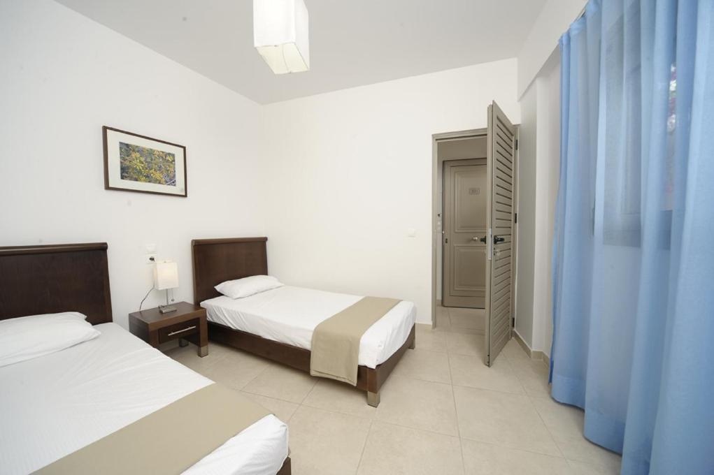 Glaros Hotel Apartment Agia Galini  Bagian luar foto