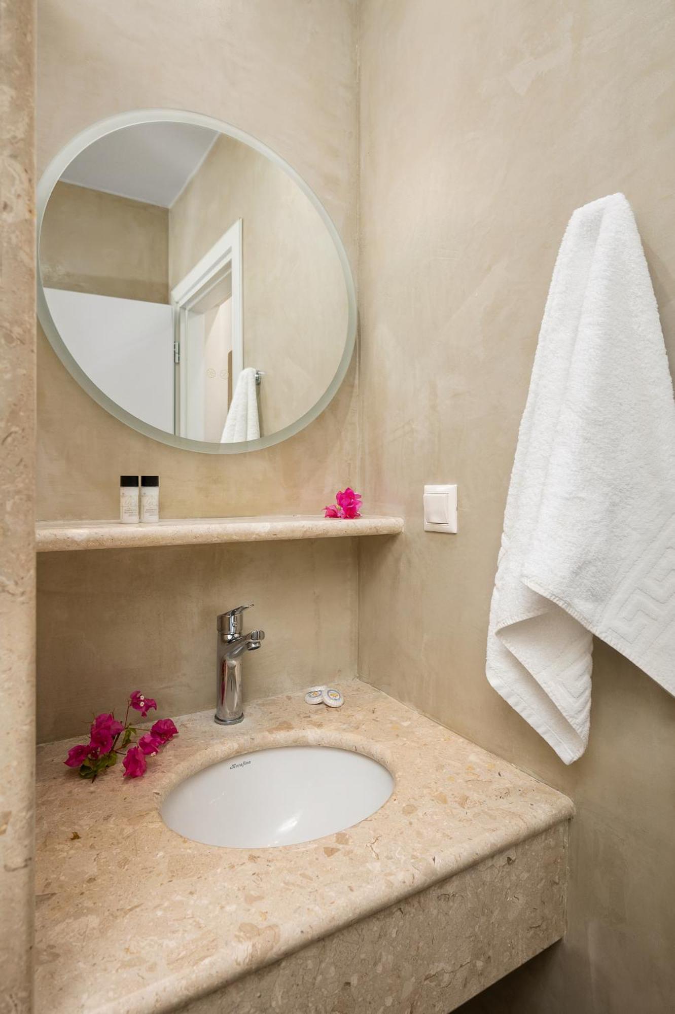 Glaros Hotel Apartment Agia Galini  Bagian luar foto